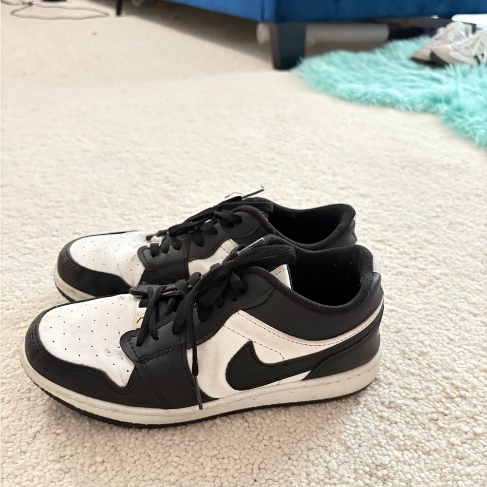 nike dunks/ worn a bit but stilll in good condition